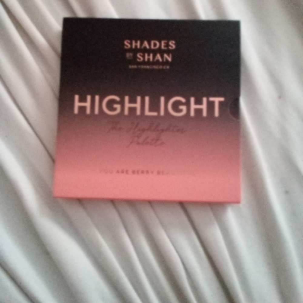 DAMAGED Shades By Shan (SBS) Highlighter Palette